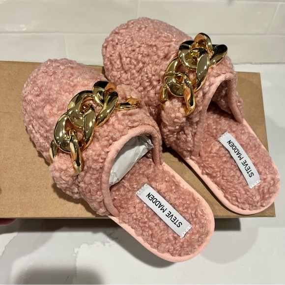 Steve Madden Ability Pink Faux Fur Gold Buckle Slip On Slide Slipper NWB - Picture 7 of 11